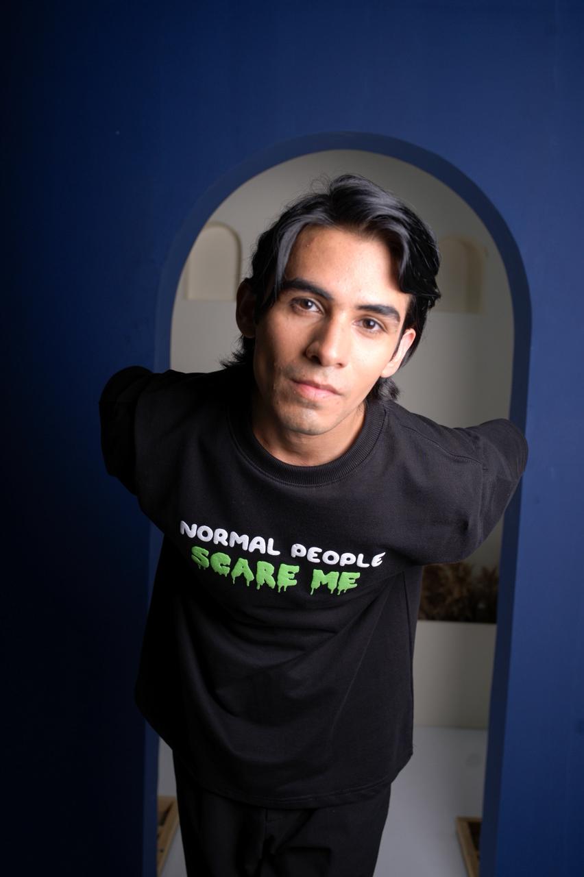 Normal People Scare Me - Black Unisex Oversized T-Shirt